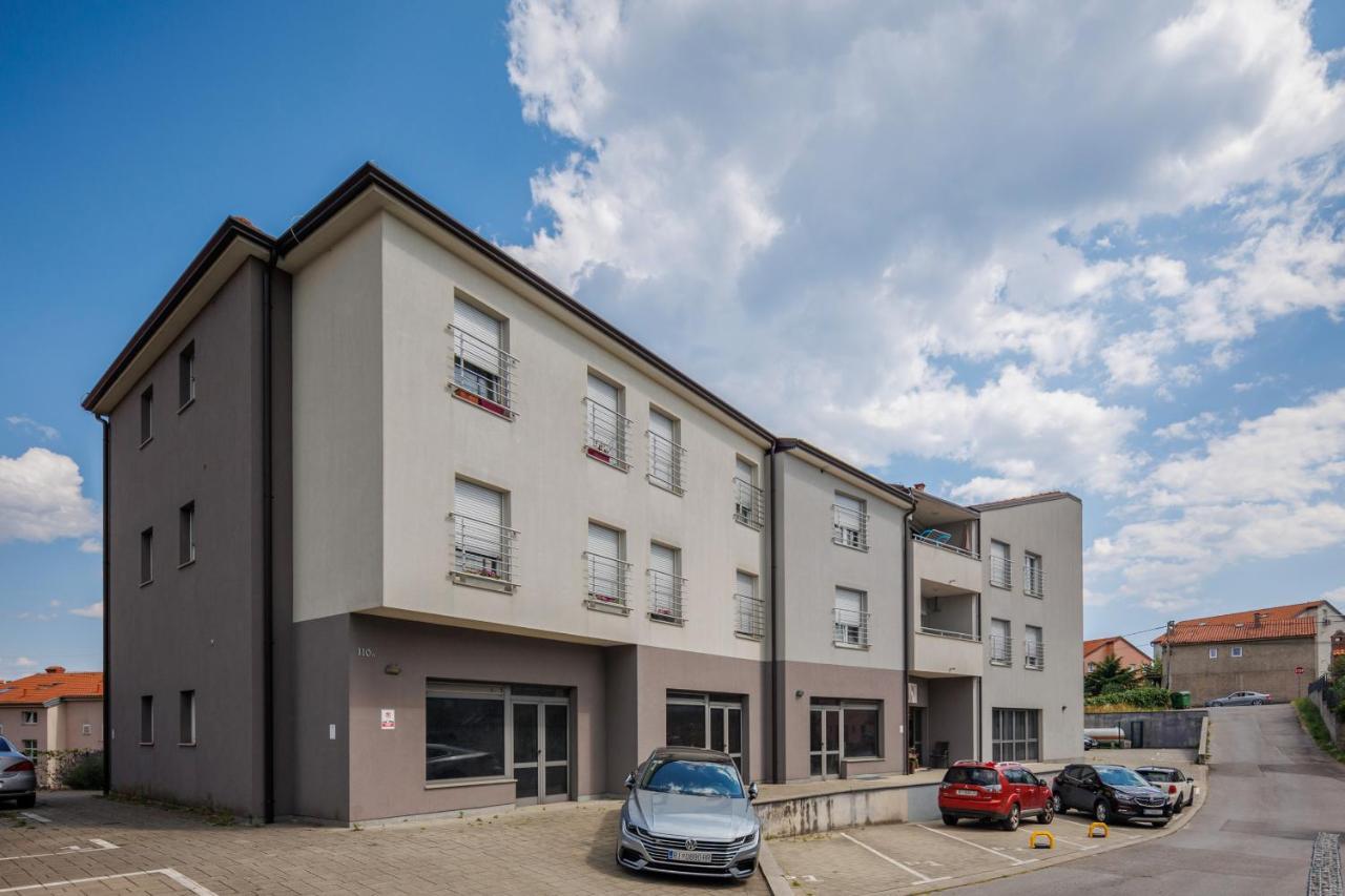 Terra 5 Deluxe Apartment On The Ground Floor With Private Parking Rijeka Exterior photo